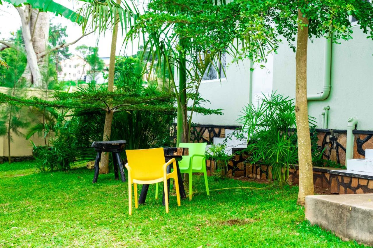 Airport Unique Hotel Entebbe Exterior foto